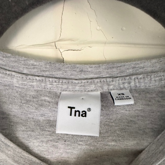 TNA | XS Cropped Fitted T-Shirt Grey - Picture 5 of 8